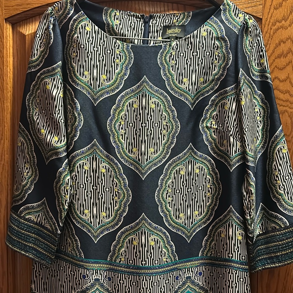 Laundry size 6 dress